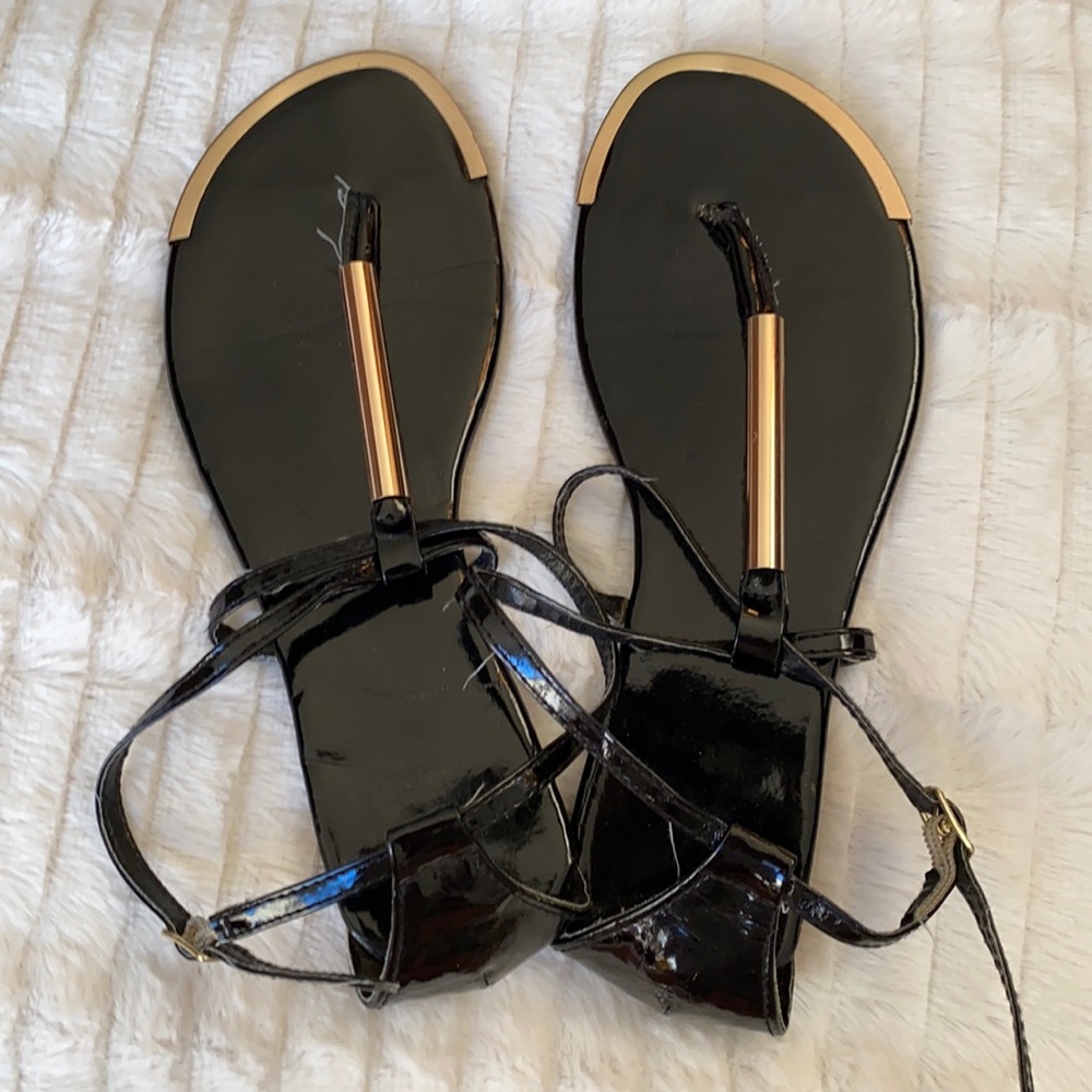 BLACK AND GOLD GLADIATOR SANDALS